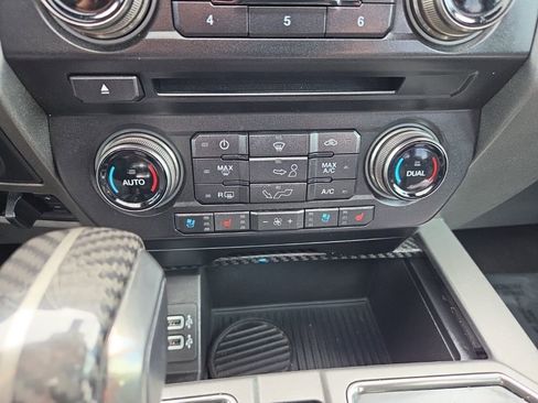 Used 2018 Ford F150 Raptor w/ Equipment Group 802A Luxury image 35