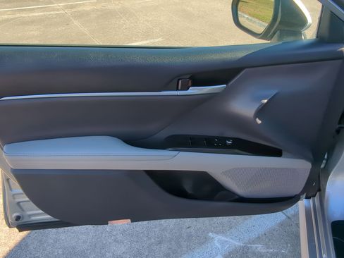 Used 2023 Toyota Camry XLE image 13