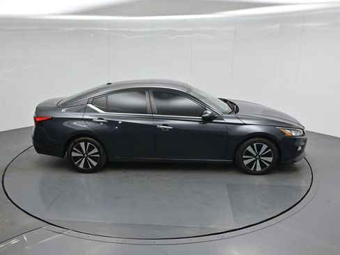 Used 2022 Nissan Altima 2.5 SV image 38