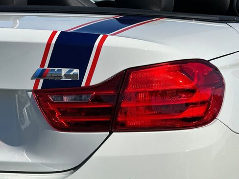 Used 2015 BMW M4 Convertible image 32