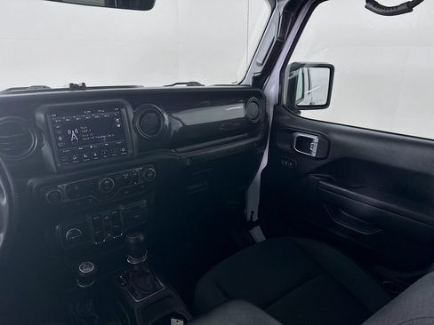 Used 2022 Jeep Wrangler Unlimited Sport AWD/4WD image 23