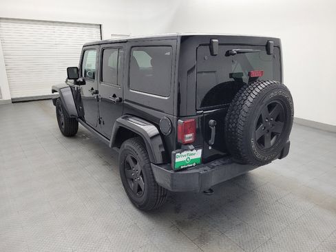 Used 2015 Jeep Wrangler Unlimited Sahara AWD/4WD image 5