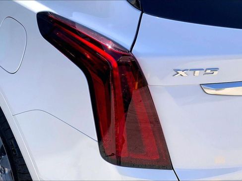 Certified 2023 Cadillac XT5 Premium Luxury w/ LPO, Floor Liner Package image 27