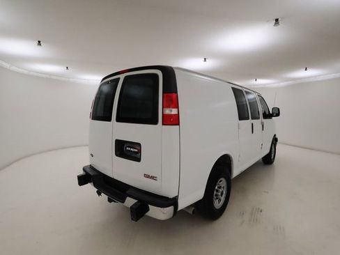 Used 2021 GMC Savana 2500 w/ Driver Convenience Package image 3