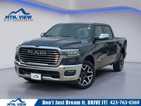 Used 2025 RAM 1500 Laramie AWD/4WD image 1