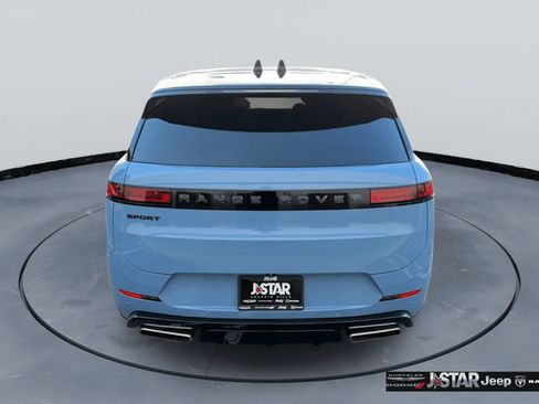Used 2025 Land Rover Range Rover Sport Dynamic SE AWD/4WD image 6