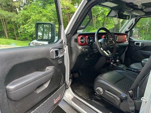 Used 2022 Jeep Wrangler Unlimited Rubicon w/ Xtreme Recon 35" Tire Package AWD/4WD image 4