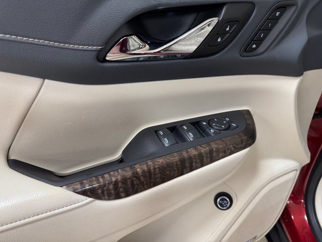 Used 2021 GMC Acadia Denali w/ Denali Technology Package FWD image 7