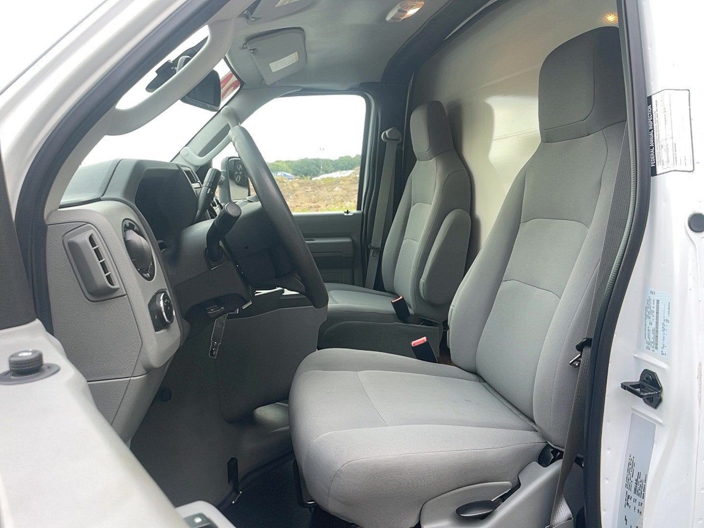 Used 2024 Ford E-450 and Econoline 450 Super Duty w/ Driver's Safety Package RWD image 9