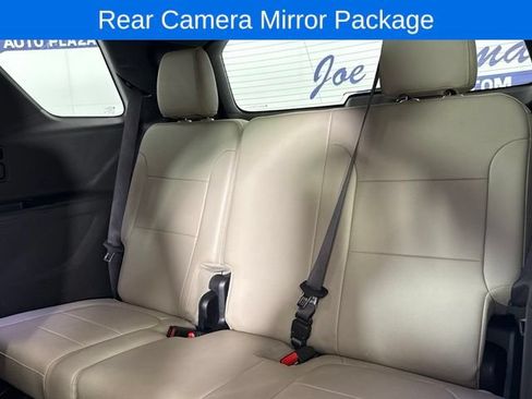 Used 2023 Chevrolet Traverse LT w/ LT Premium Package AWD/4WD image 14