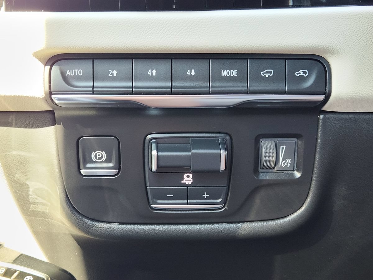 Used 2025 Cadillac Escalade Sport w/ Touring Package AWD/4WD image 44