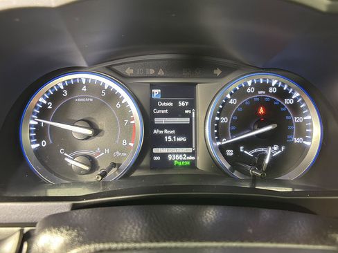 Used 2018 Toyota Highlander Limited Platinum AWD/4WD image 3