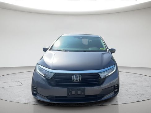 Used 2024 Honda Odyssey Touring image 2