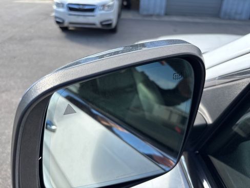 Used 2017 Jeep Grand Cherokee Limited image 26