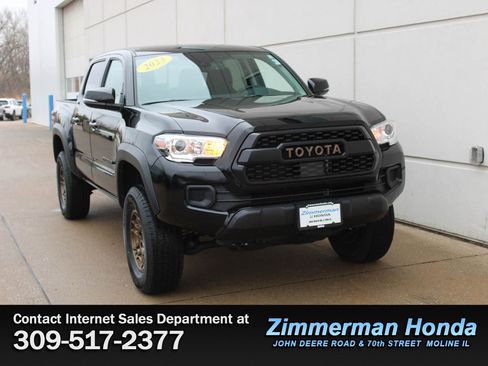 Used 2023 Toyota Tacoma SR5 image 3