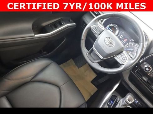 Used 2022 Toyota Highlander XLE image 15