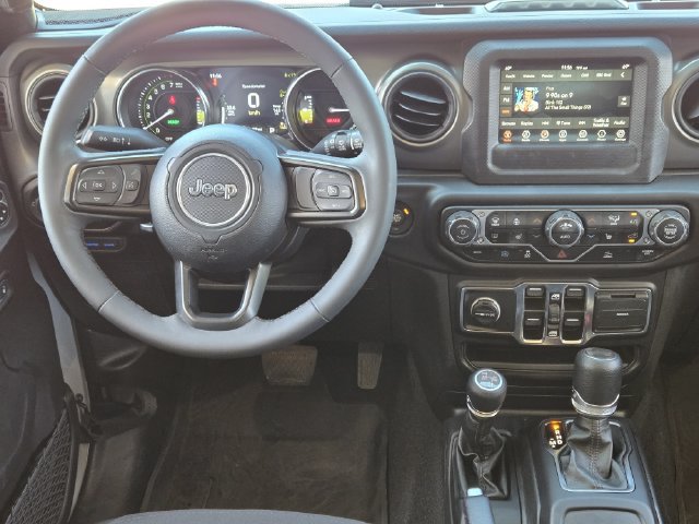 Used 2023 Jeep Wrangler Unlimited w/ Cold Weather Group AWD/4WD image 25