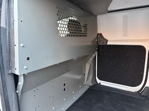 Used 2019 Nissan NV200 S image 21