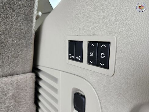 Used 2015 Cadillac Escalade Premium image 36