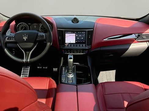 Used 2022 Maserati Levante GT AWD/4WD image 9