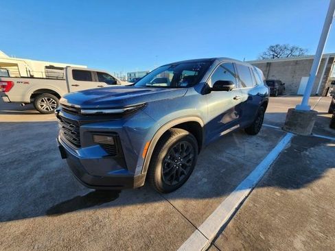 Used 2024 Chevrolet Traverse LS w/ Midnight/Sport Edition image 2