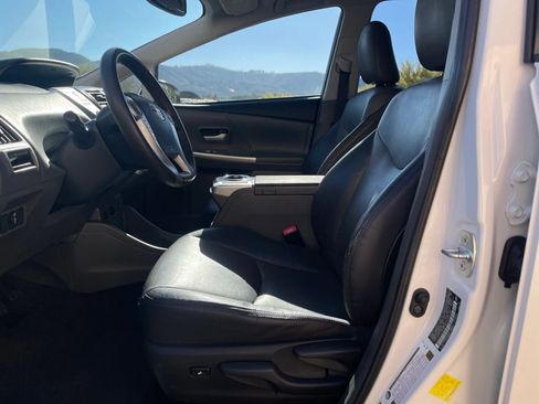 Used 2012 Toyota Prius V Five image 14