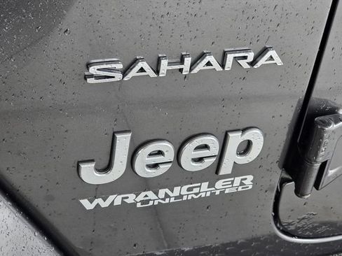 Used 2019 Jeep Wrangler Unlimited Sahara w/ Safety Group AWD/4WD image 28