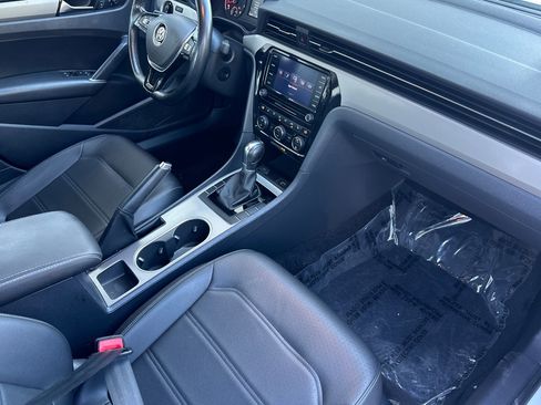 Used 2020 Volkswagen Passat 2.0T SE image 30