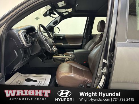 Used 2018 Toyota Tacoma Limited image 11