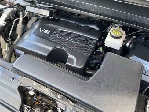 Used 2018 Nissan Pathfinder S image 13