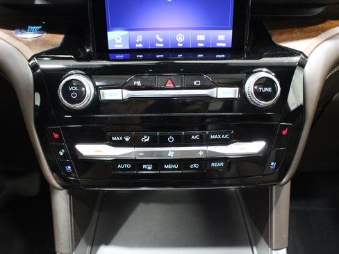Used 2022 Ford Explorer King Ranch w/ Class IV Trailer Tow Package AWD/4WD image 19