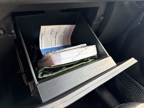 Used 2021 Jeep Wrangler Unlimited Sahara image 32