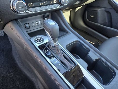 Used 2025 Nissan Sentra SR w/ SR Premium Package image 15