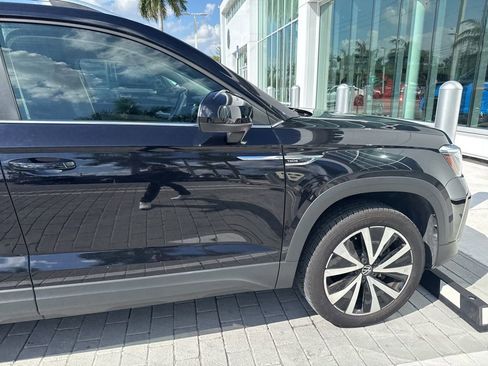Used 2024 Volkswagen Taos SE image 9