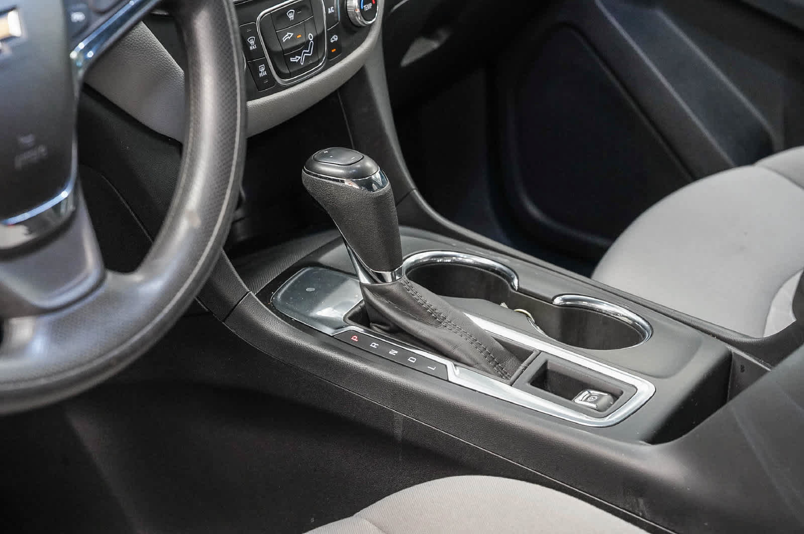 Used 2020 Chevrolet Equinox LS w/ LS Convenience Package FWD image 23