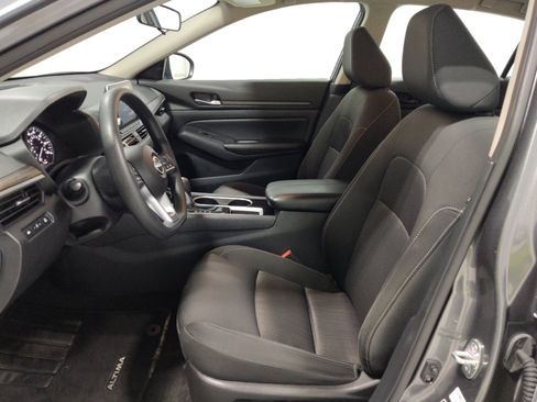 Used 2024 Nissan Altima 2.5 SV FWD image 17