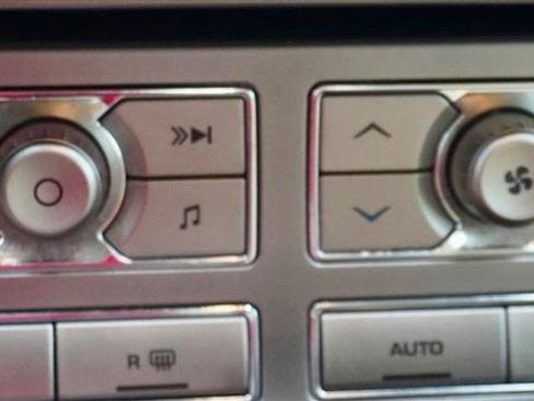 Used 2009 Jaguar XF Luxury image 18