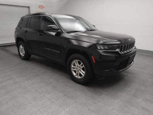 Used 2023 Jeep Grand Cherokee Laredo AWD/4WD image 11