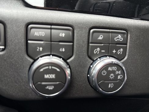 New 2026 GMC Sierra 2500 SLT w/ SLT Convenience Package image 13