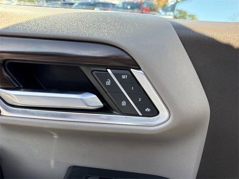 Used 2022 GMC Sierra 1500 SLT w/ SLT Convenience Package image 35