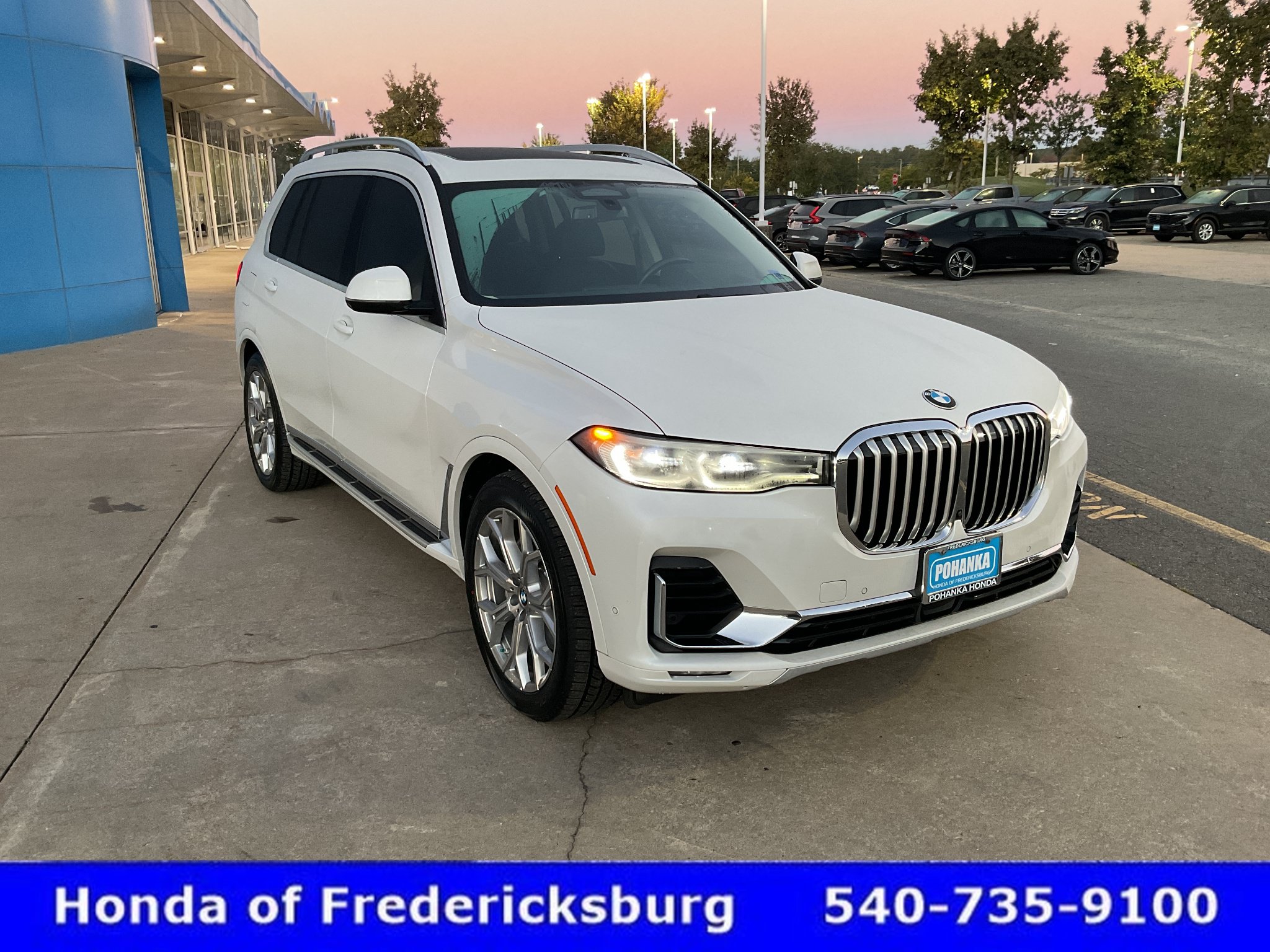 Used 2022 BMW X7 xDrive40i w/ Executive Package AWD/4WD image 9