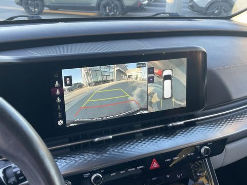 Used 2023 Kia Carnival SX Prestige image 16