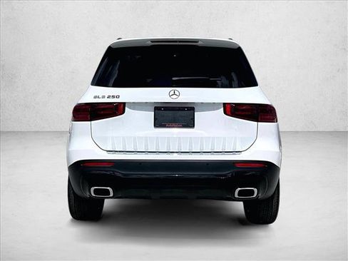 New 2026 Mercedes-Benz GLB 250 image 4