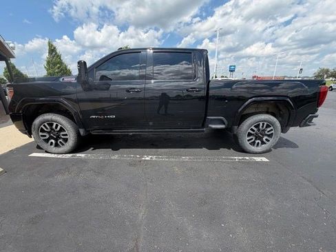 Used 2022 GMC Sierra 2500 AT4 AWD/4WD image 3