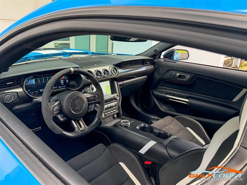 Used 2022 Ford Mustang Shelby GT500 w/ Carbon Fiber Track Pack RWD image 2