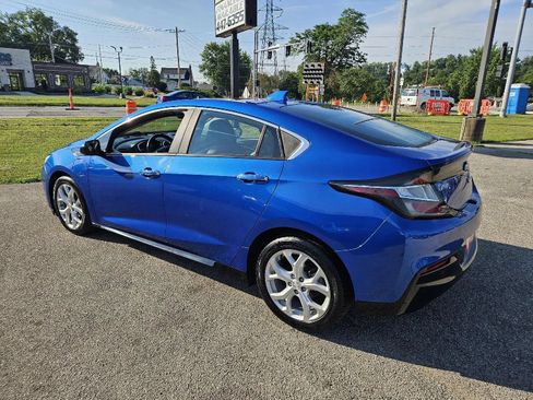 Used 2017 Chevrolet Volt Premier w/ Driver Confidence II Package FWD image 8