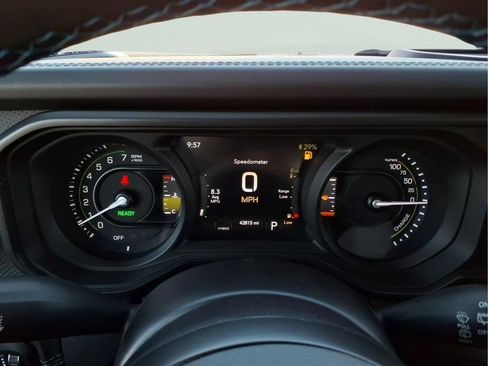 Used 2024 Jeep Wrangler Unlimited Rubicon 4xe AWD/4WD image 12