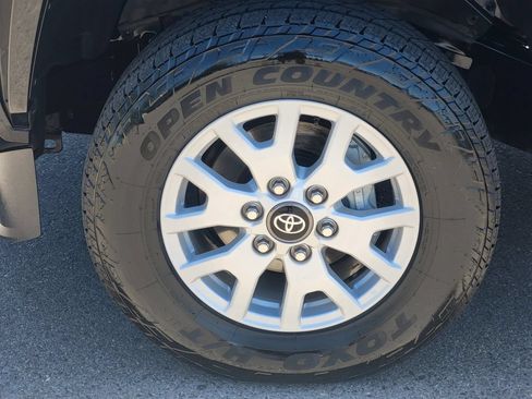 Used 2024 Toyota Tacoma SR AWD/4WD image 11