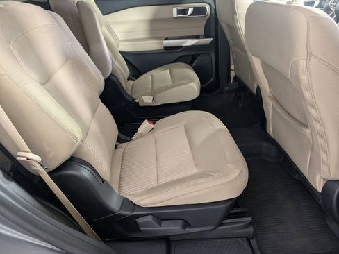 Used 2023 Ford Explorer XLT RWD image 32