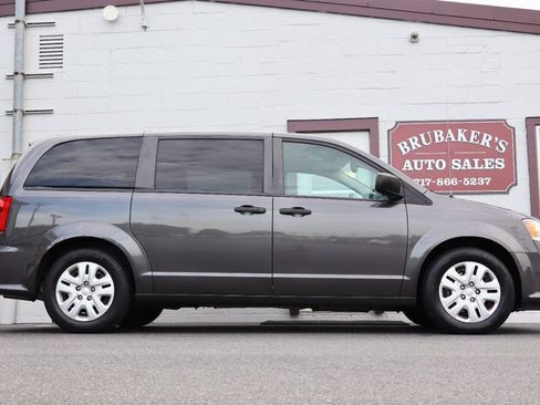 Used 2019 Dodge Grand Caravan SE w/ UConnect Hands-Free Group FWD image 1